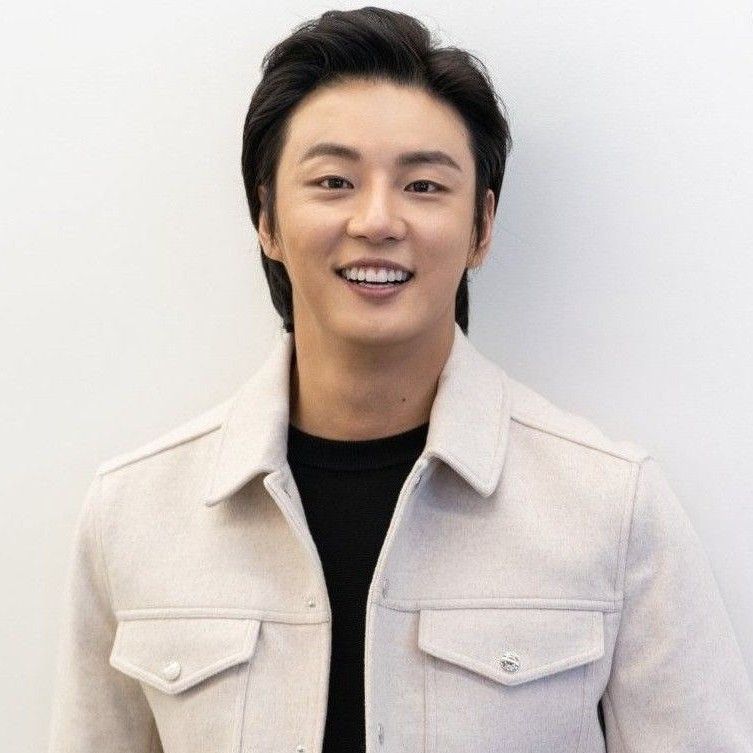 Recent activity shot of Yoon Shiyoon