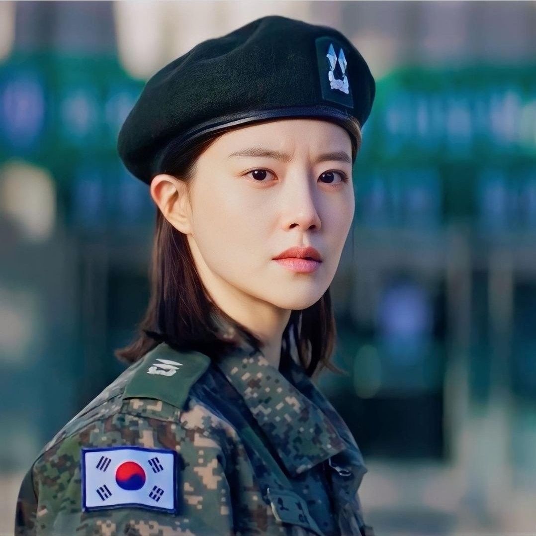 Behind-the-scenes cut of Moon Chaewon