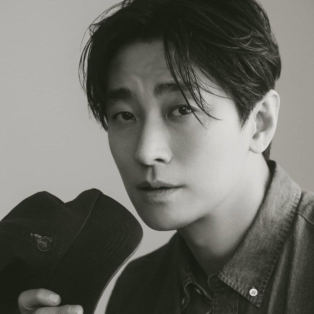 Behind-the-scenes cut of Joo Jihoon