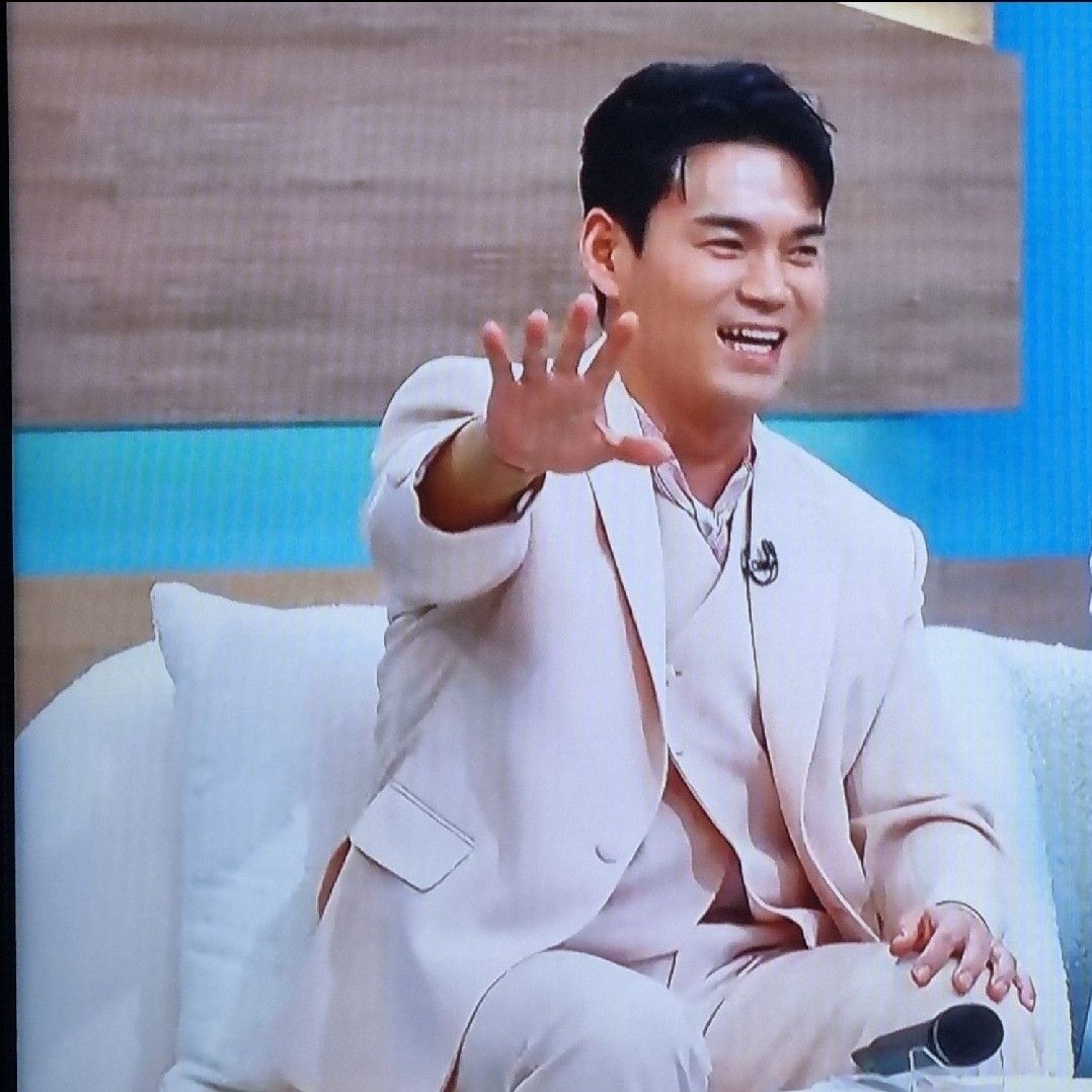 Behind-the-scenes cut of Lee Jung