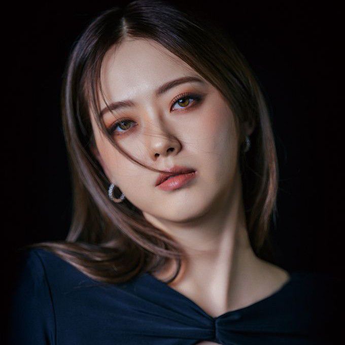 A moment captured by a fan of Go Ara