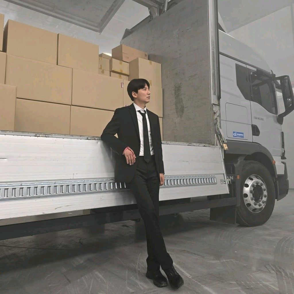 Recent activity shot of Kim Namgil