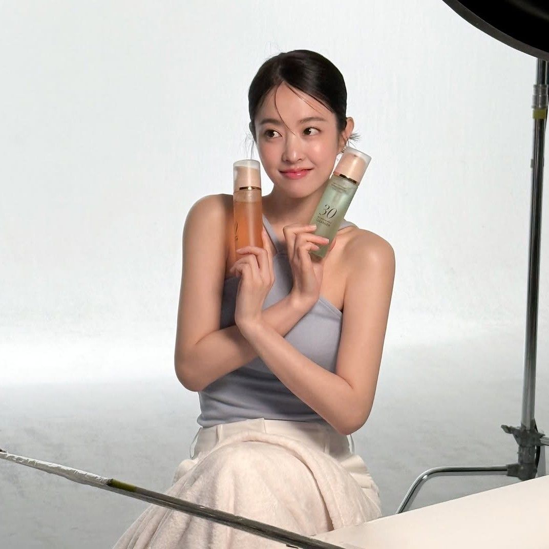 Behind-the-scenes cut of Park Boyoung