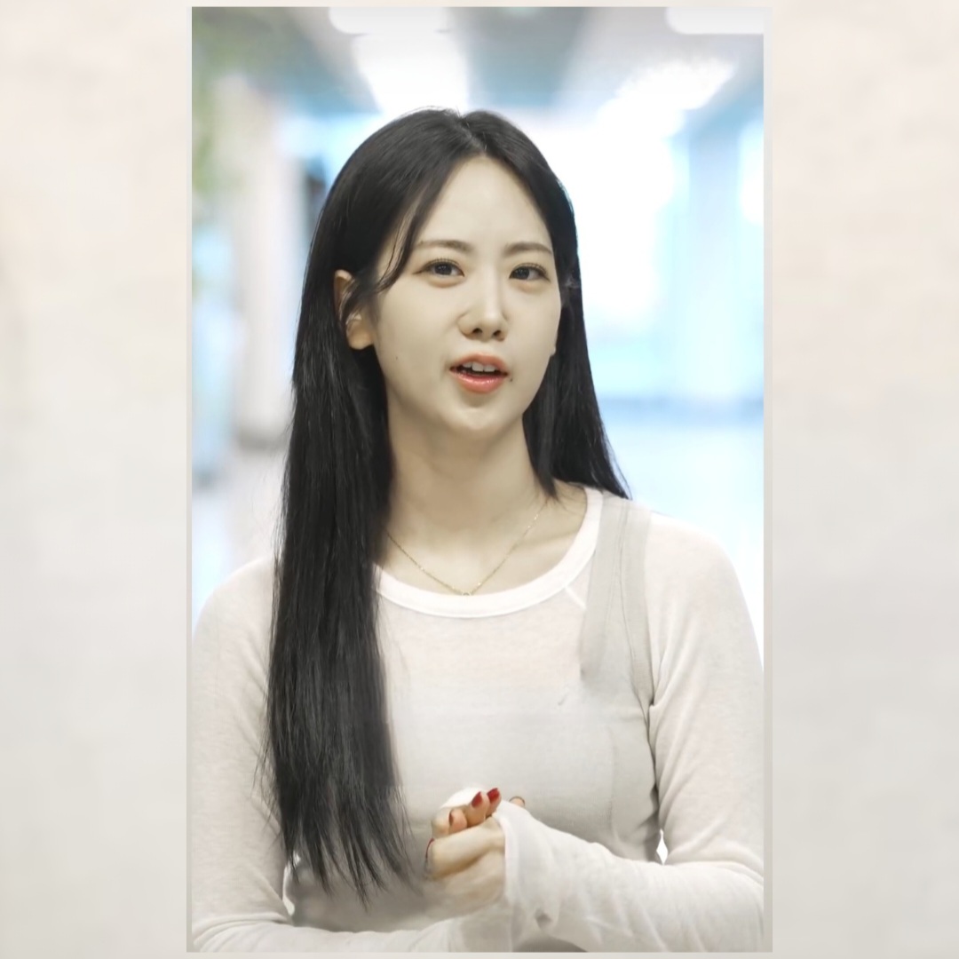Recent activity shot of Kang Hyeyeon