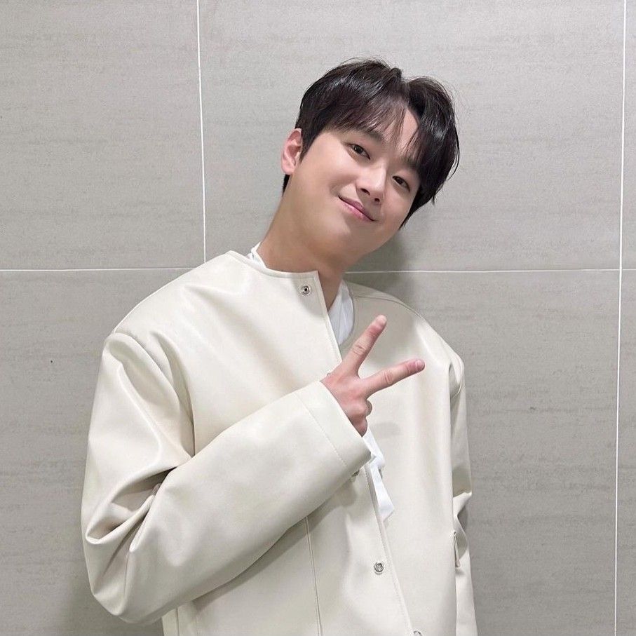 Latest photo of Lee Chanwon