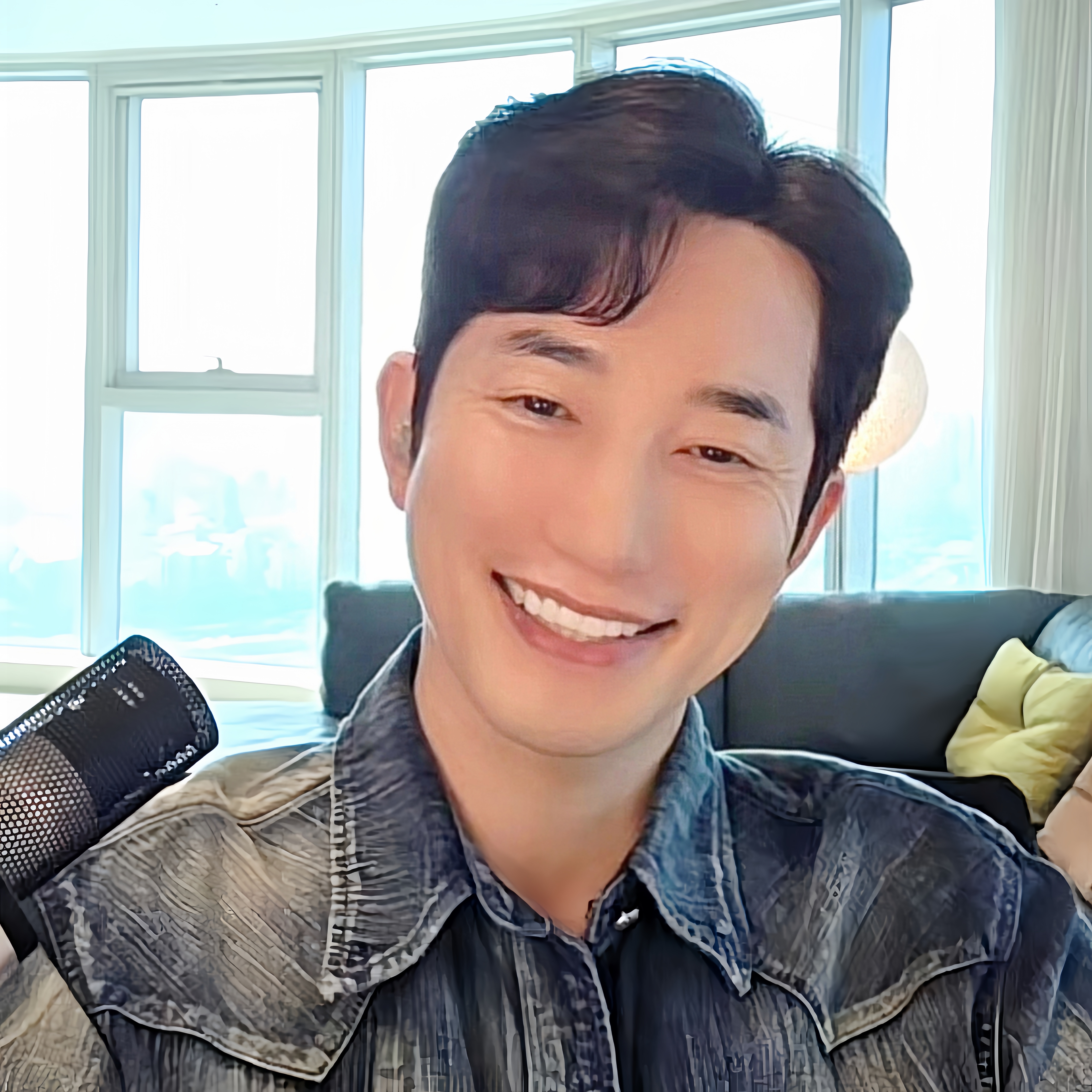 A moment captured by a fan of Park Sihoo