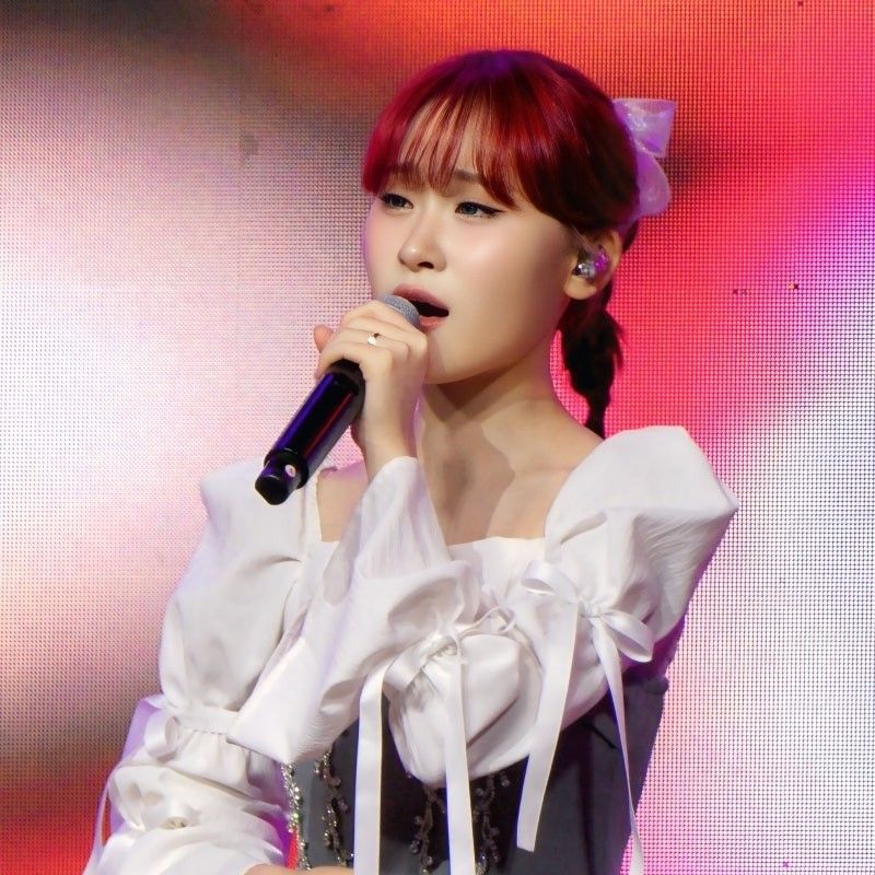 Foto kegiatan terbaru dari Kim Dahyun