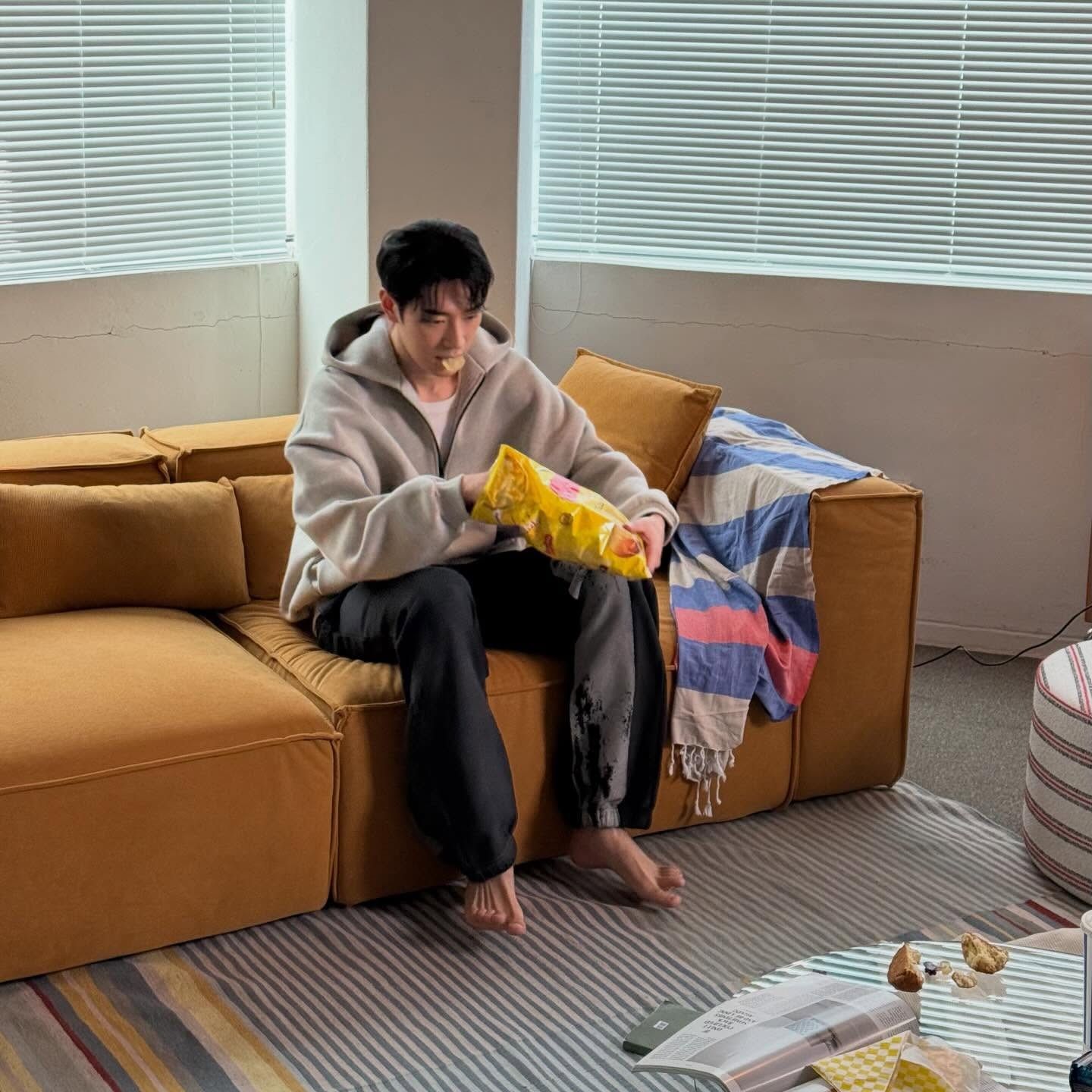 A moment captured by a fan of Park Seoham