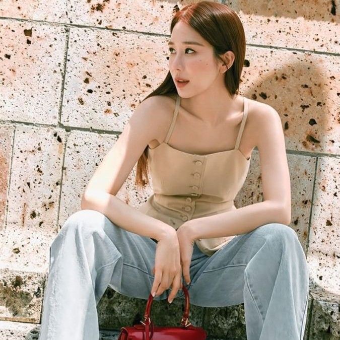 Recent activity shot of Yoo Inna