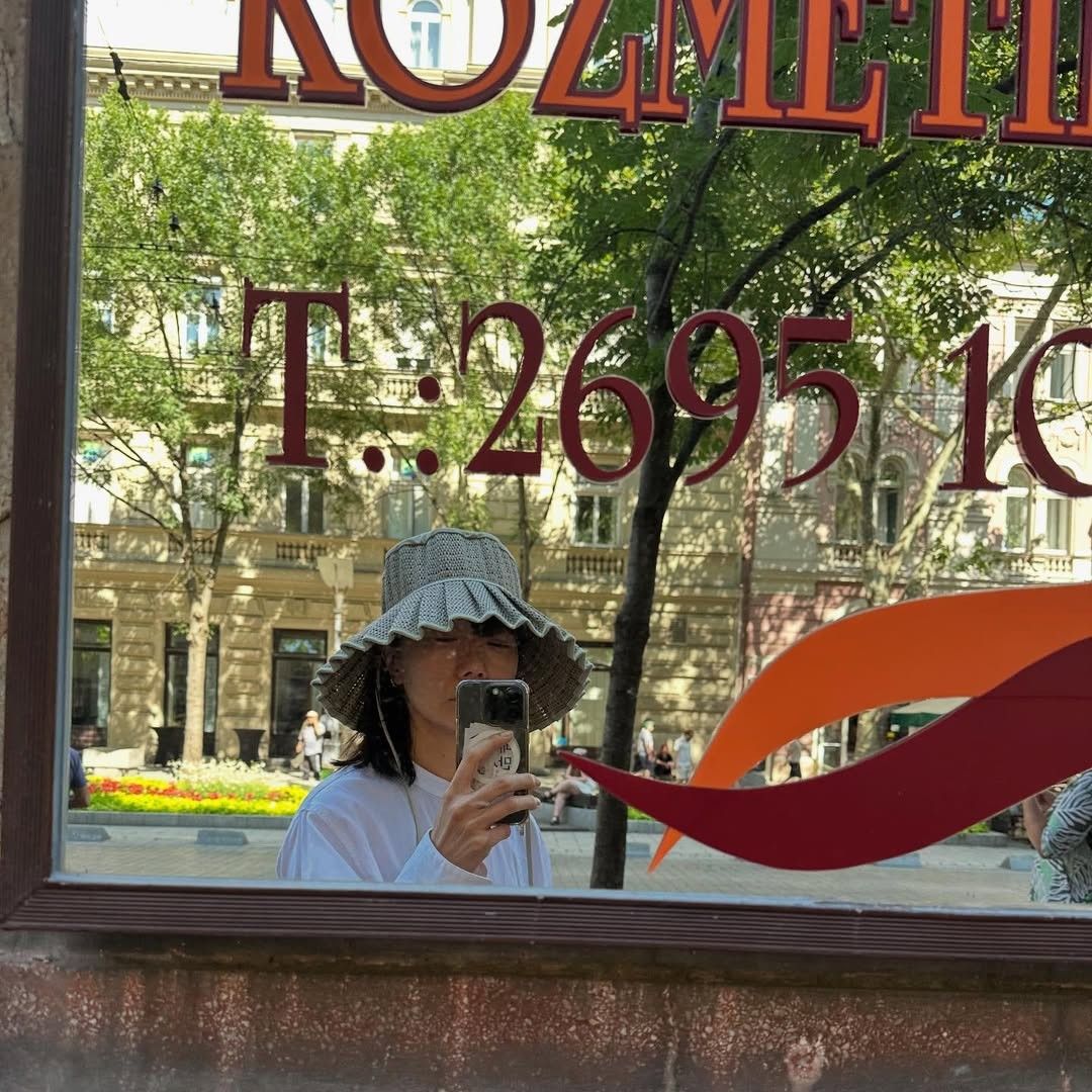 Behind-the-scenes cut of Bae Doona