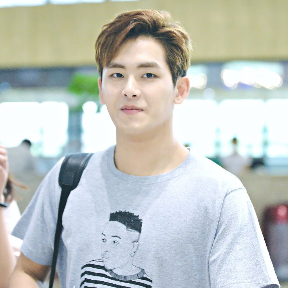Behind-the-scenes cut of Hoya