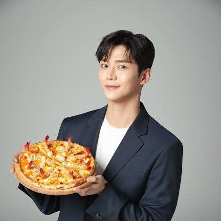 Latest photo of Rowoon