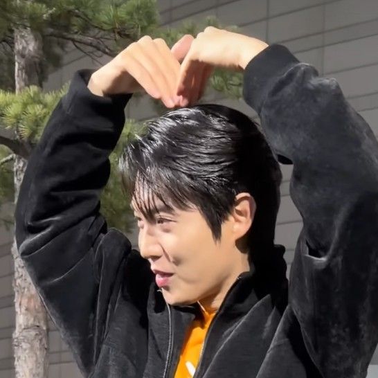 Latest photo of Son Taejin