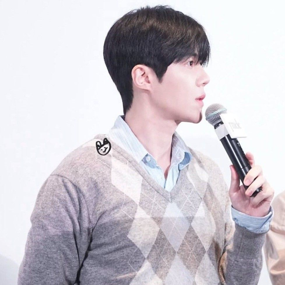 Behind-the-scenes cut of Kim Seonho