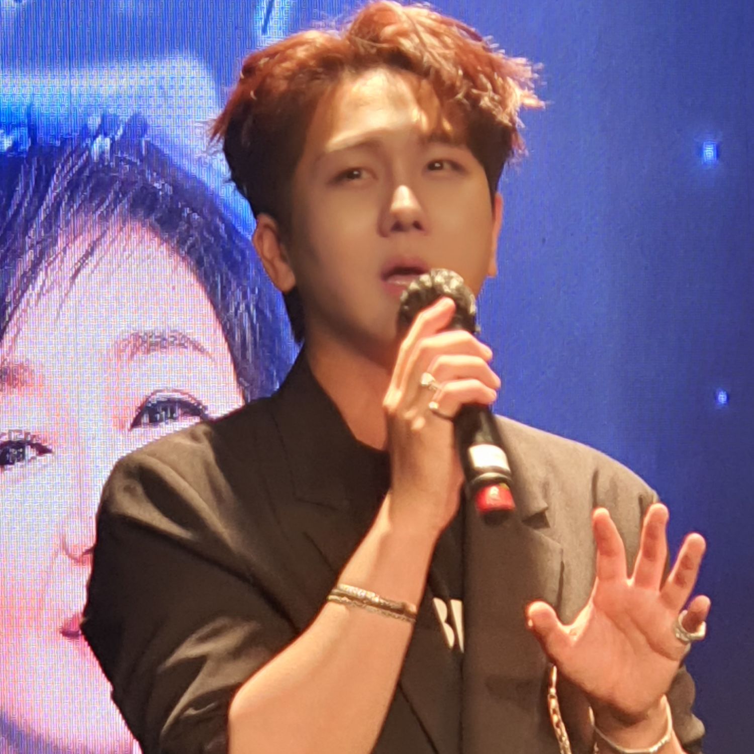 A moment captured by a fan of Kim Soochan