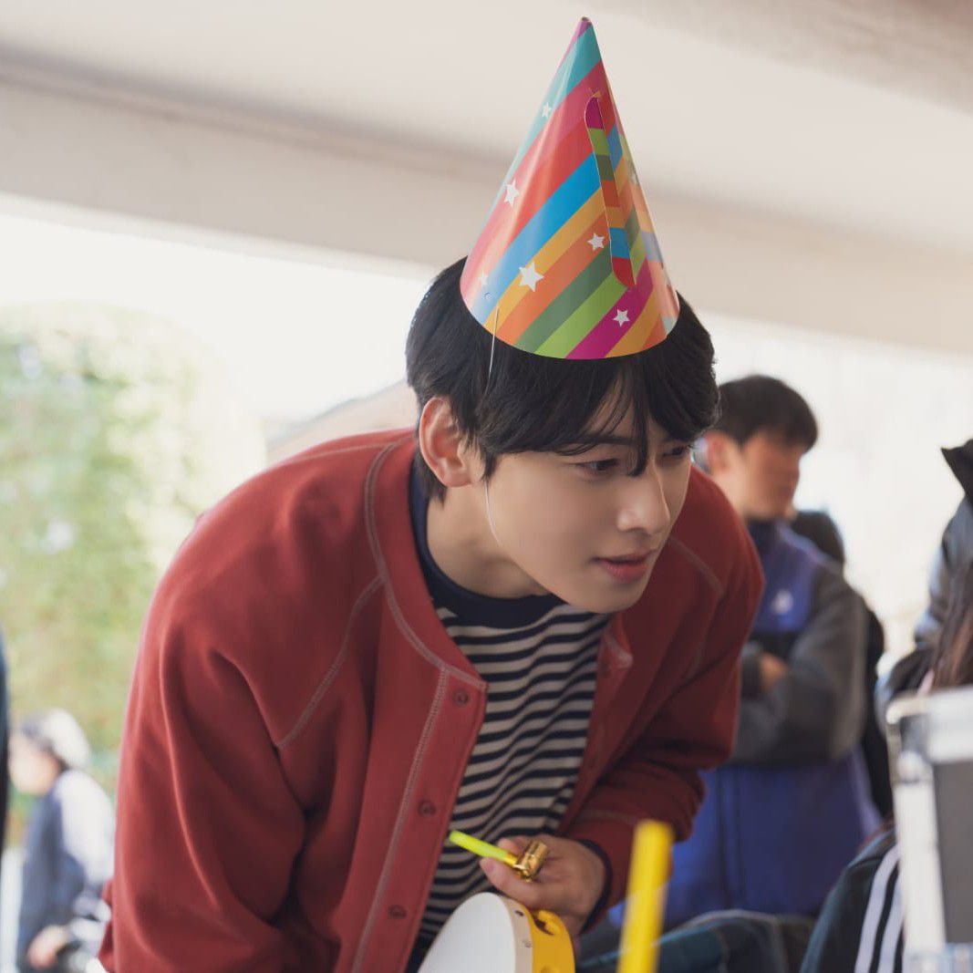 Recent activity shot of Cha Eunwoo