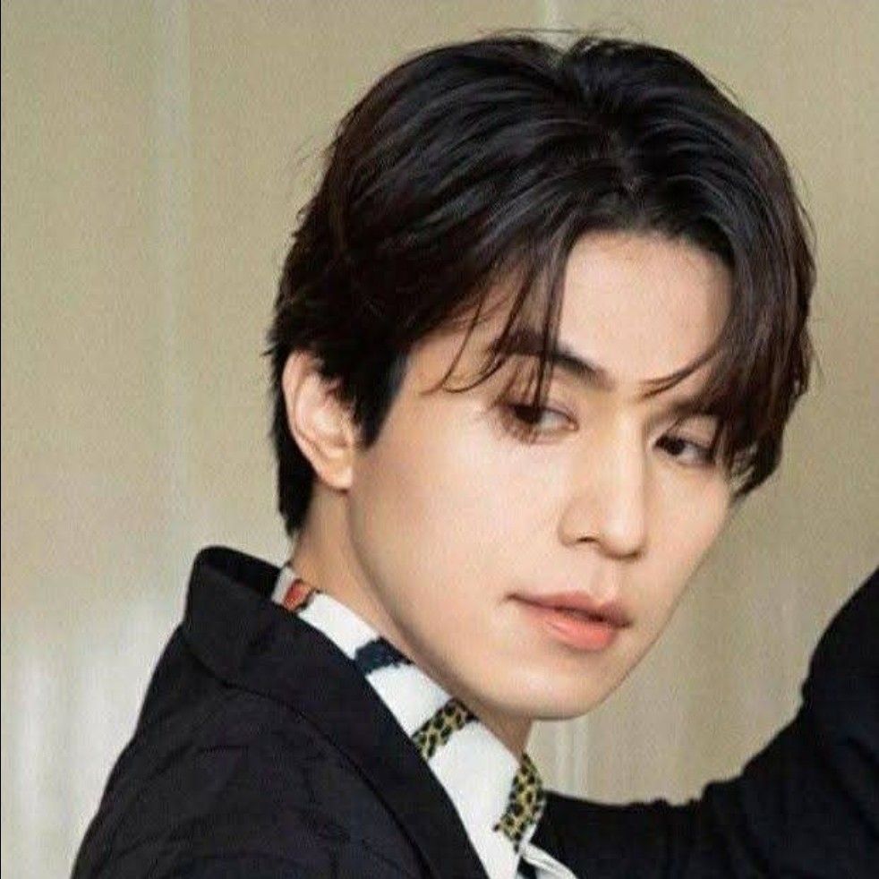 A moment captured by a fan of Lee Dongwook