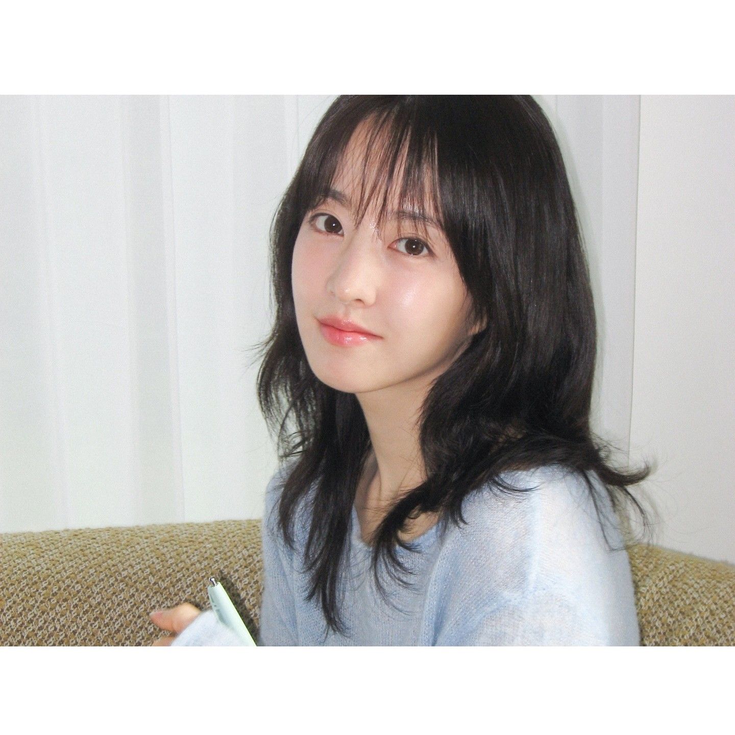 Behind-the-scenes cut of Park Boyoung