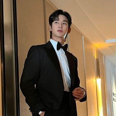 Recent activity shot of Kim Soohyun