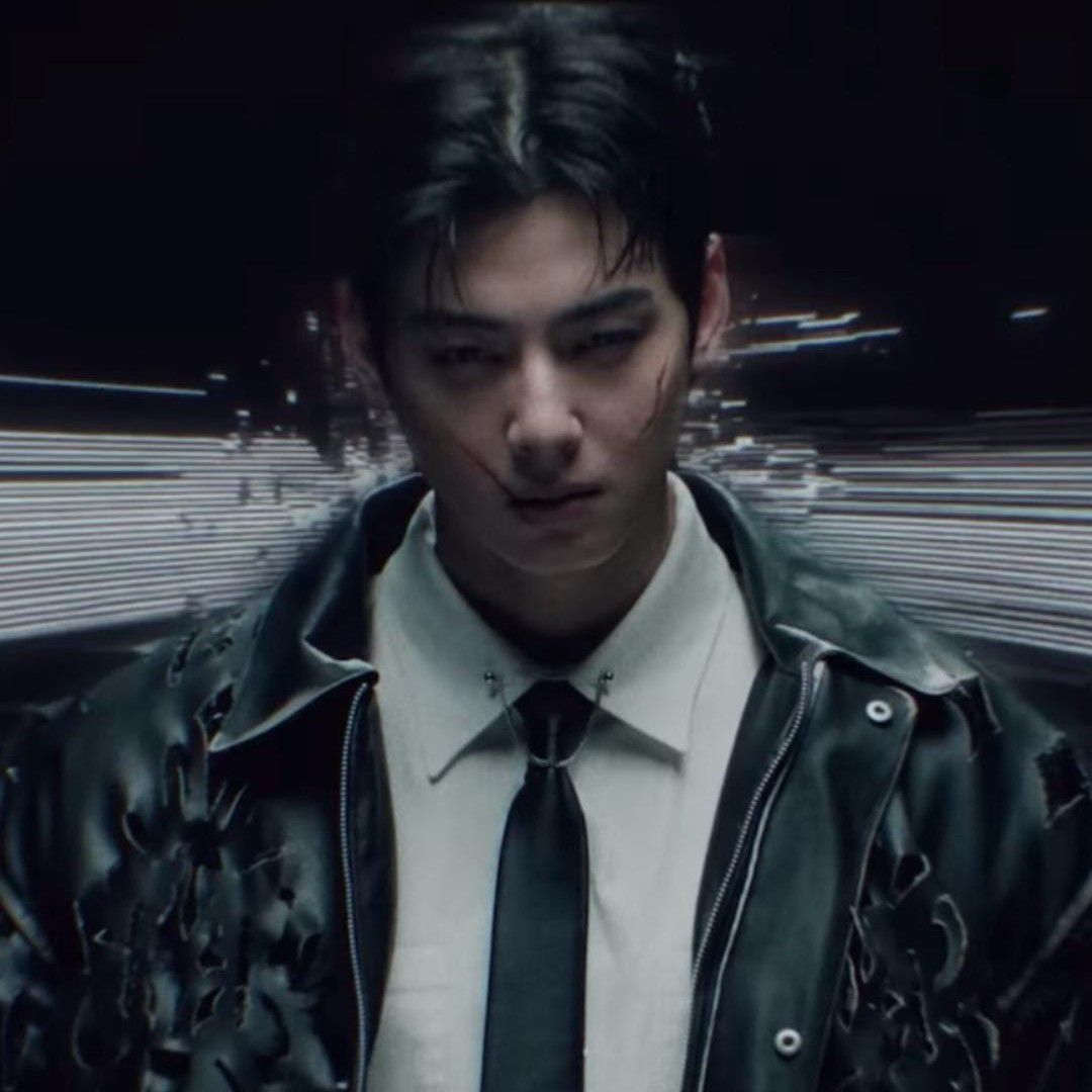 Recent activity shot of Cha Eunwoo