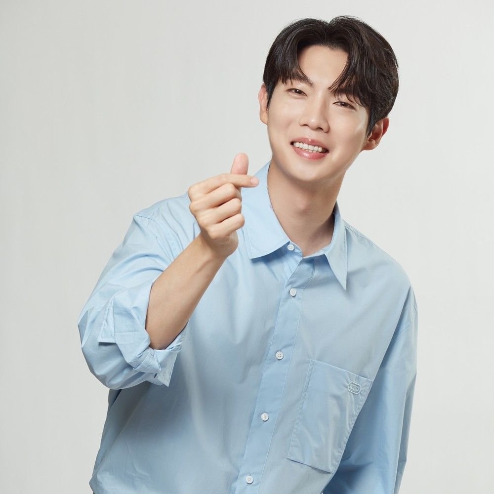 Latest photo of Son Taejin