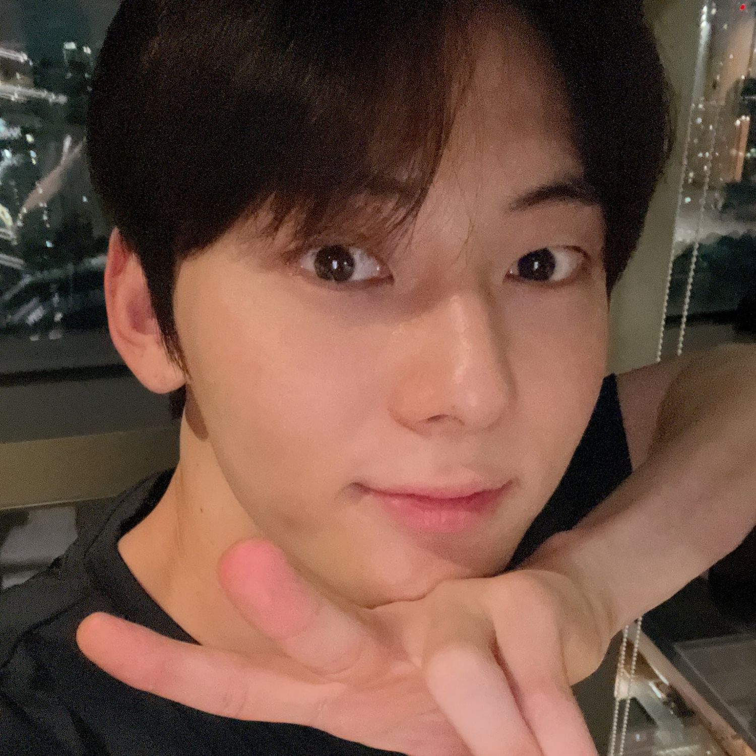 Behind-the-scenes cut of Hwang Minhyun