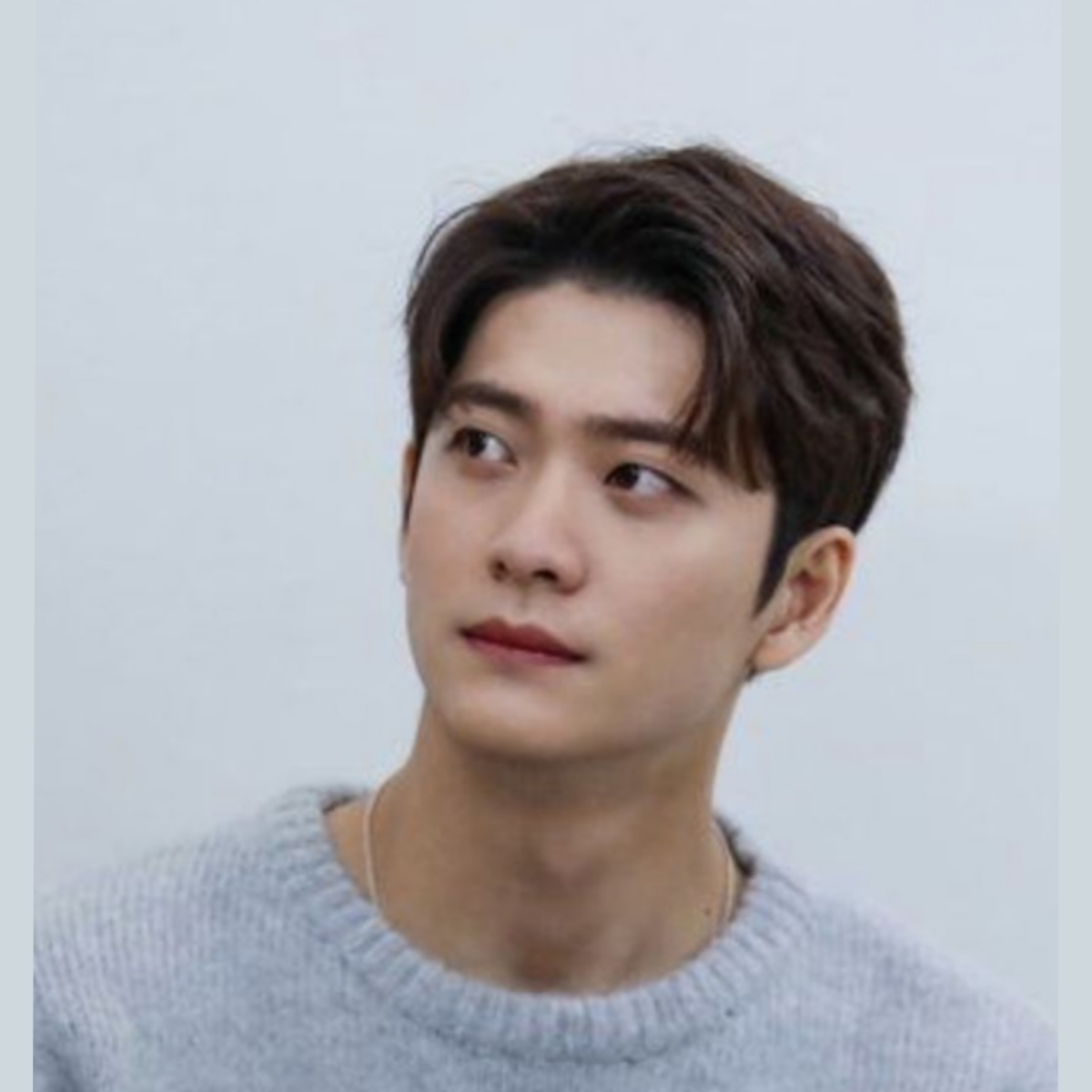 Behind-the-scenes cut of Kang Taeoh