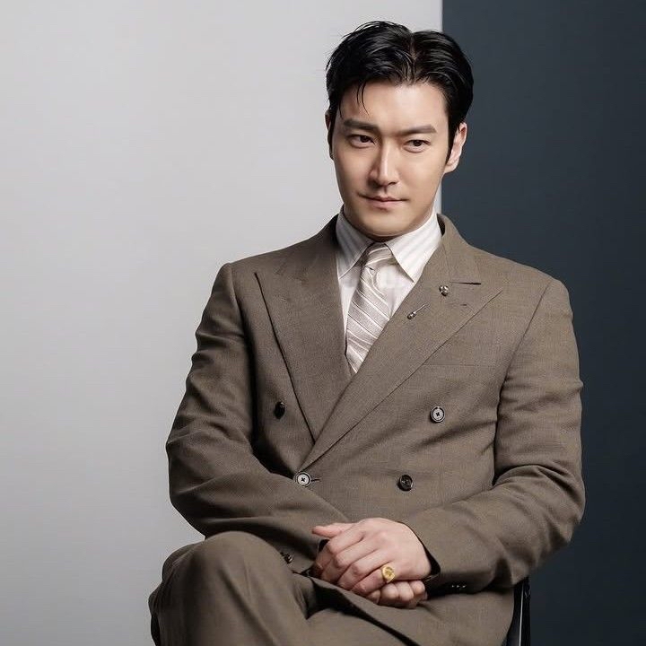Latest photo of Choi Siwon