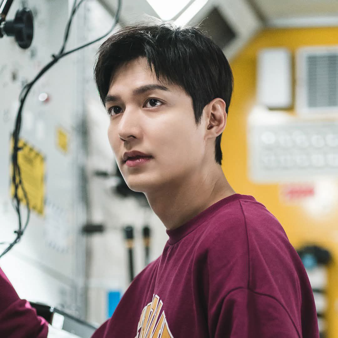 粉丝拍下的李敏镐瞬间