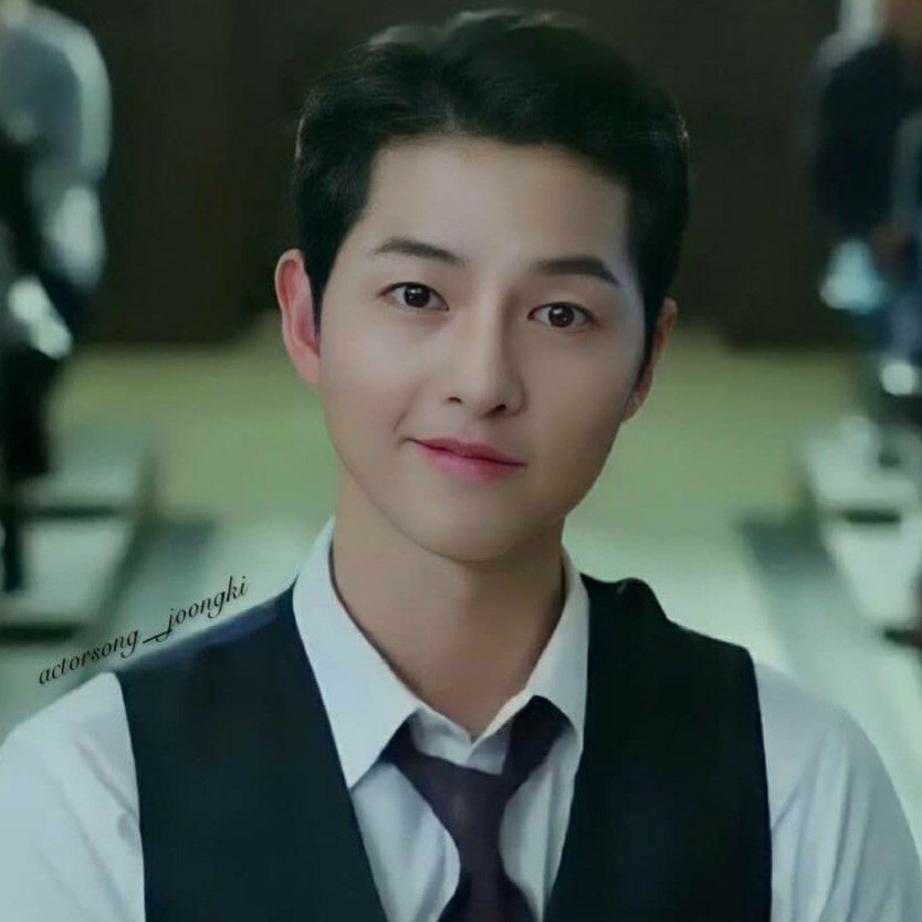 Recent activity shot of Song Joongki