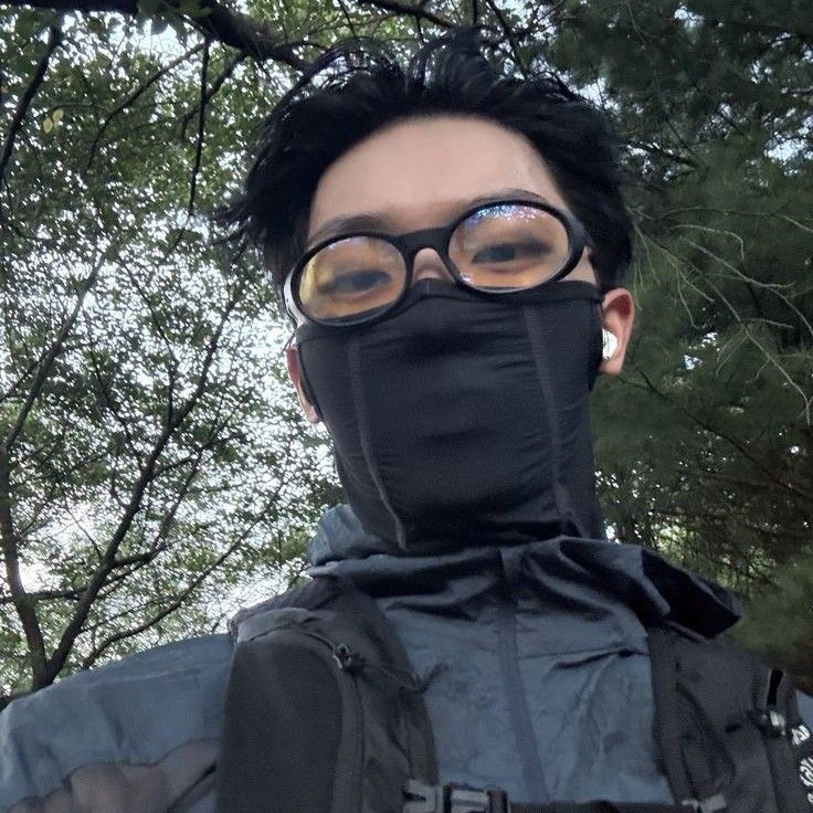 Behind-the-scenes cut of Choi Hyunwook