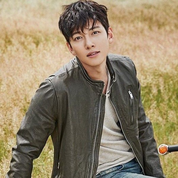 A moment captured by a fan of Ji Changwook