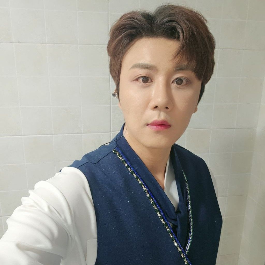 Behind-the-scenes cut of Jin Haesung