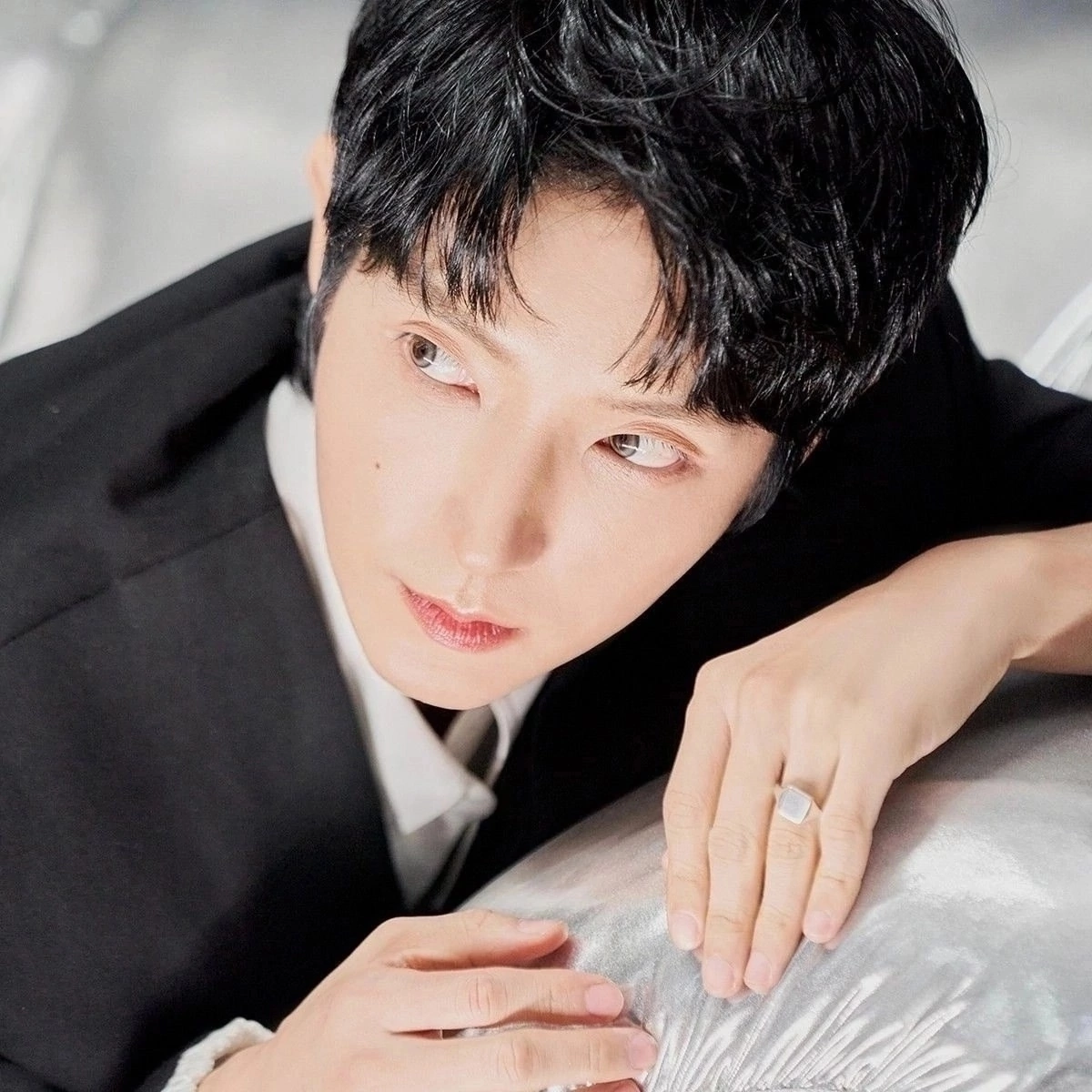 Behind-the-scenes cut of Lee Joongi
