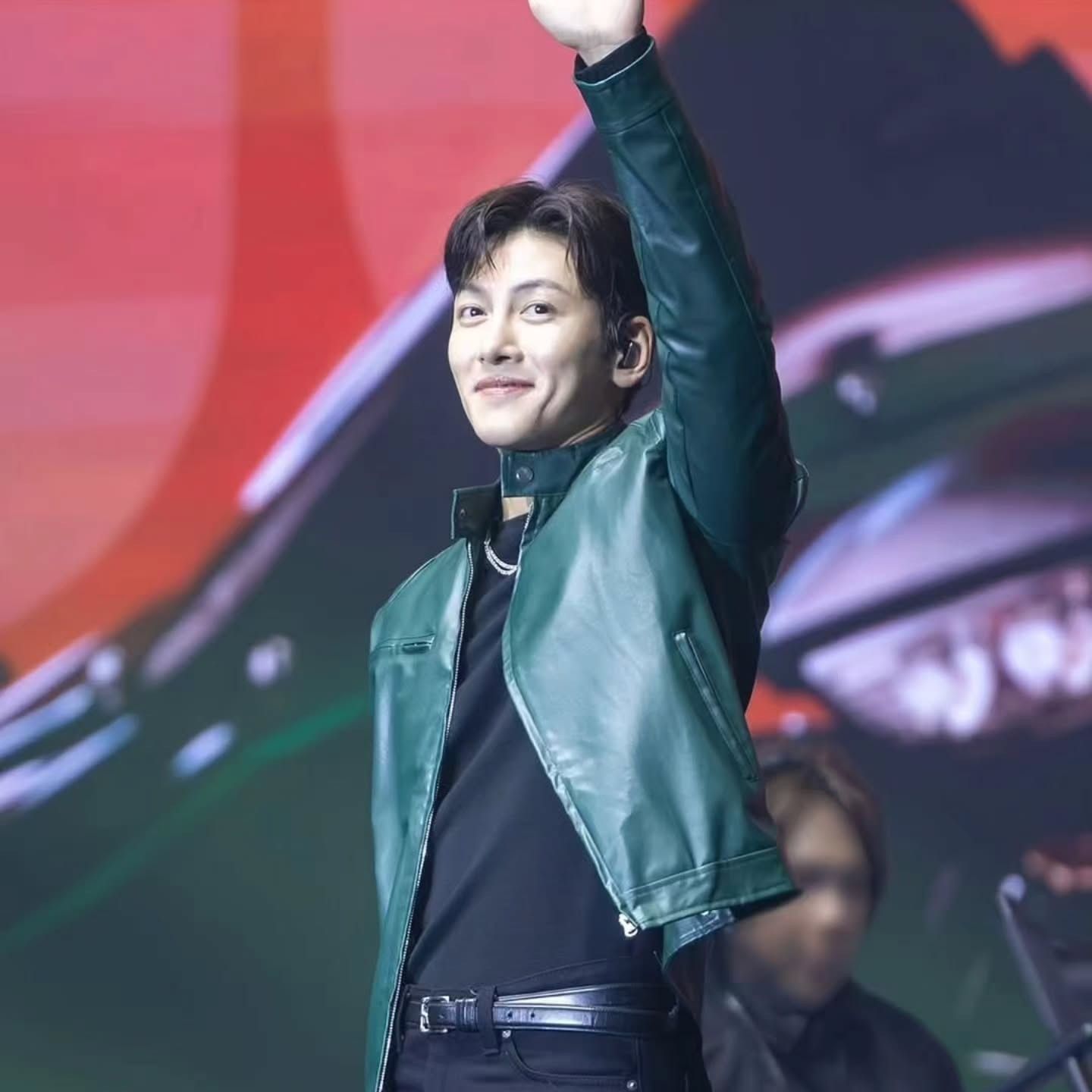 Behind-the-scenes cut of Ji Changwook