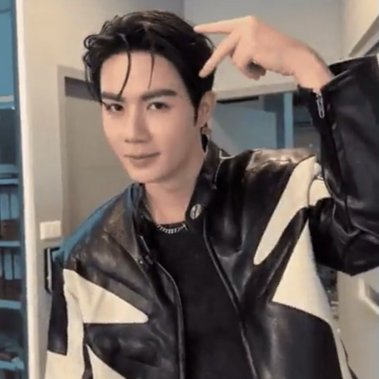 Behind-the-scenes cut of ZeePruk