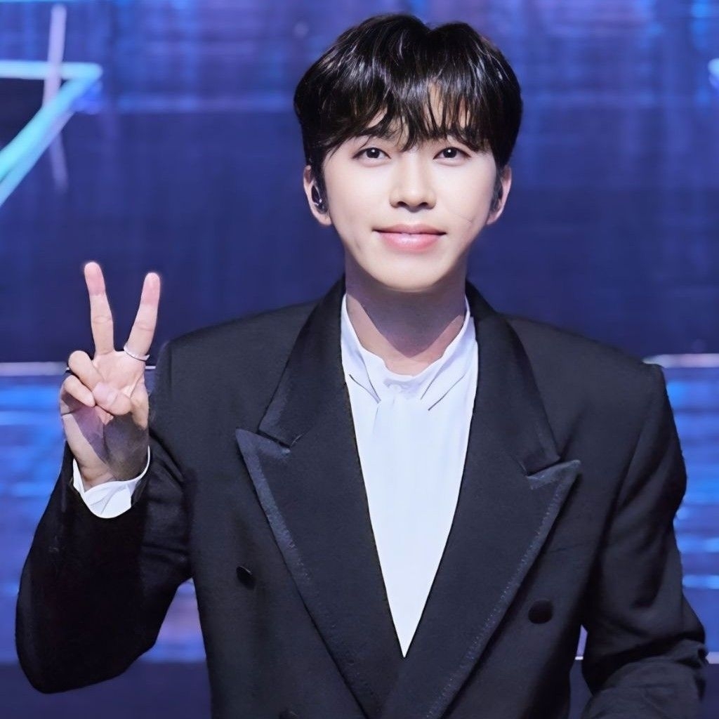 Recent activity shot of Lim Youngwoong