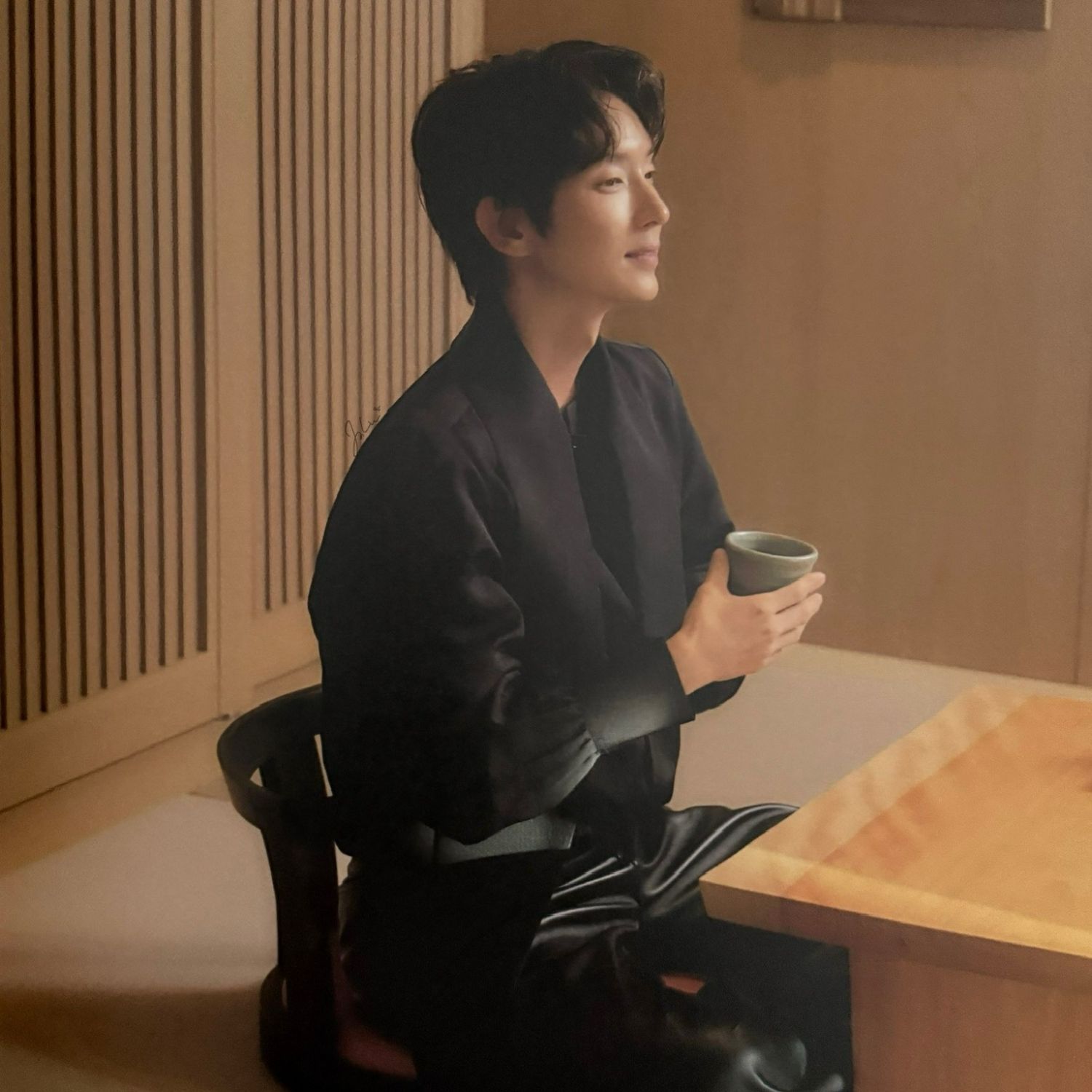 Behind-the-scenes cut of Lee Joongi