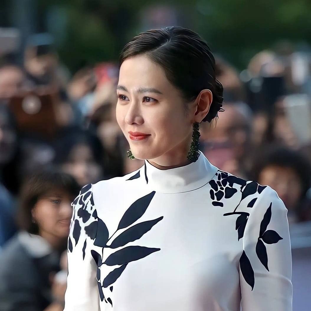 Foto kegiatan terbaru dari Son Yejin
