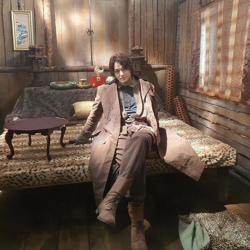 Behind-the-scenes cut of Kim Bum