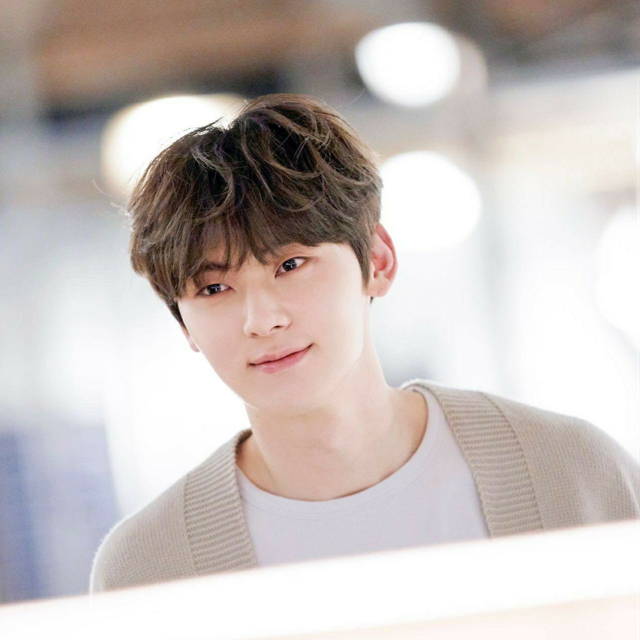 Behind-the-scenes cut of Hwang Minhyun