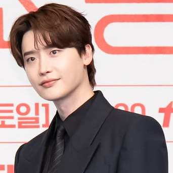 A moment captured by a fan of Lee Jongsuk
