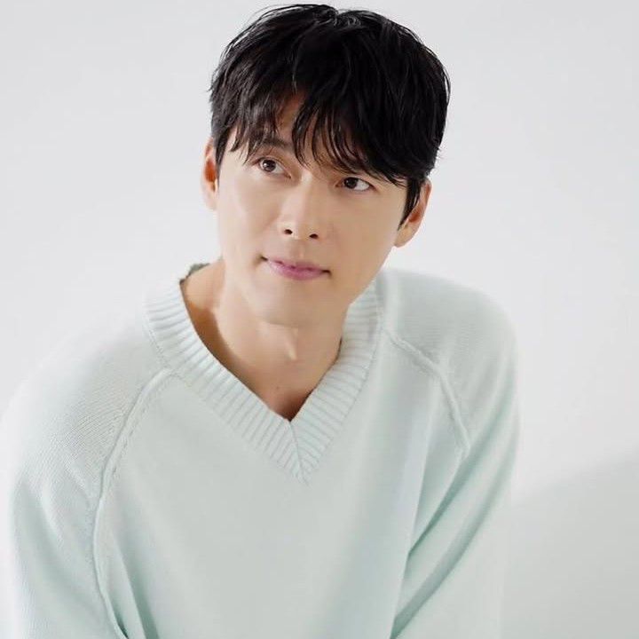 A moment captured by a fan of Hyun Bin