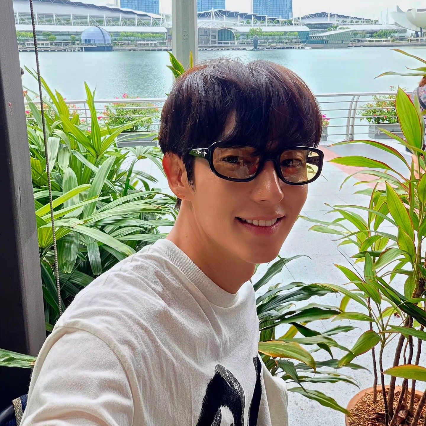 Behind-the-scenes cut of Lee Joongi