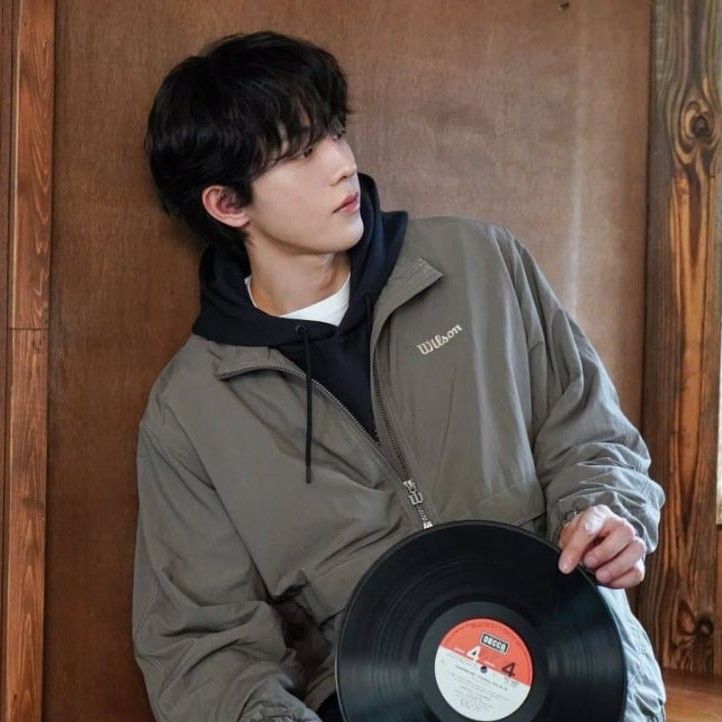 Behind-the-scenes cut of Nam Joohyuk