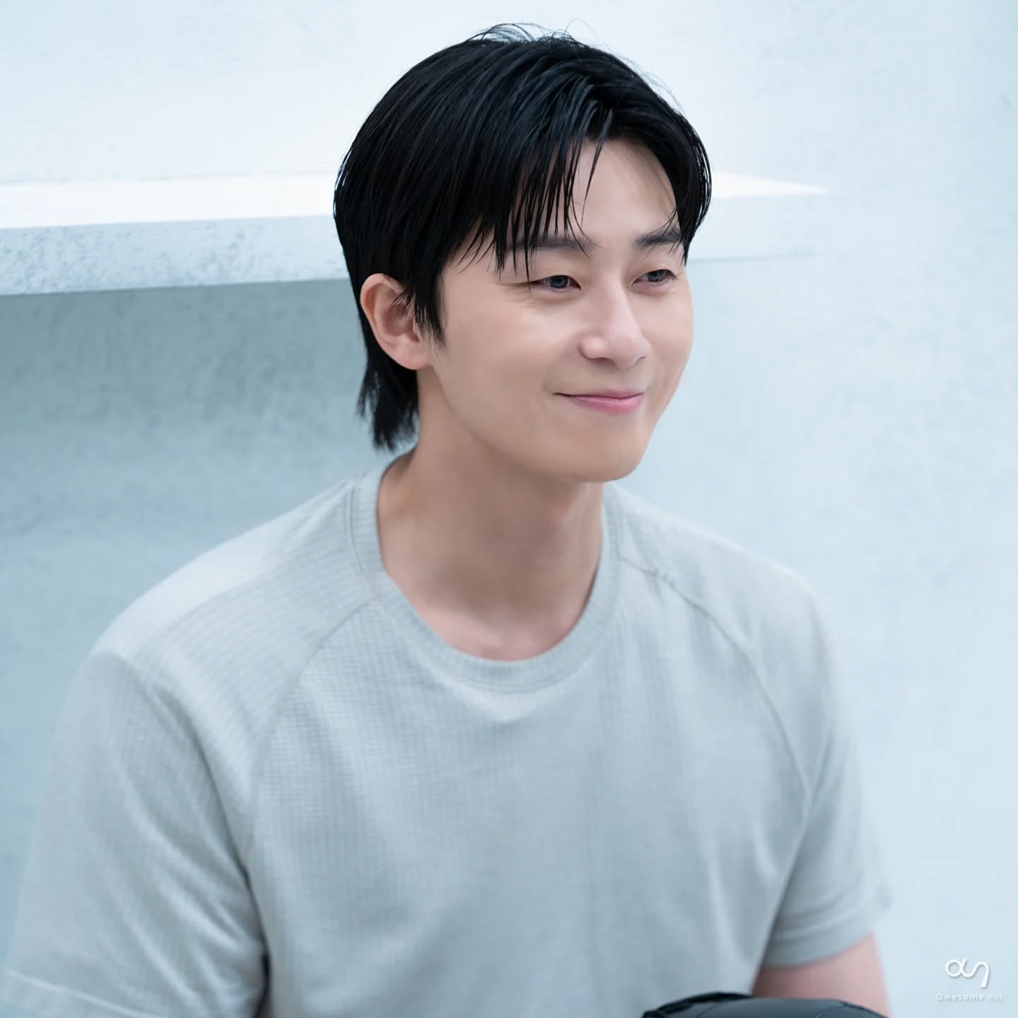 Behind-the-scenes cut of Park Seojoon