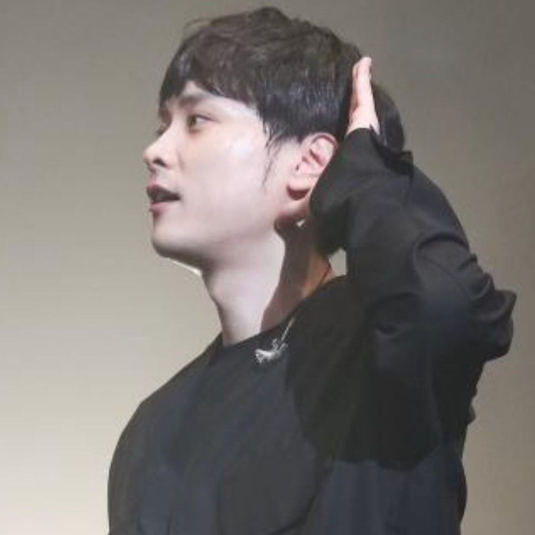 A moment captured by a fan of Min Kyunghoon