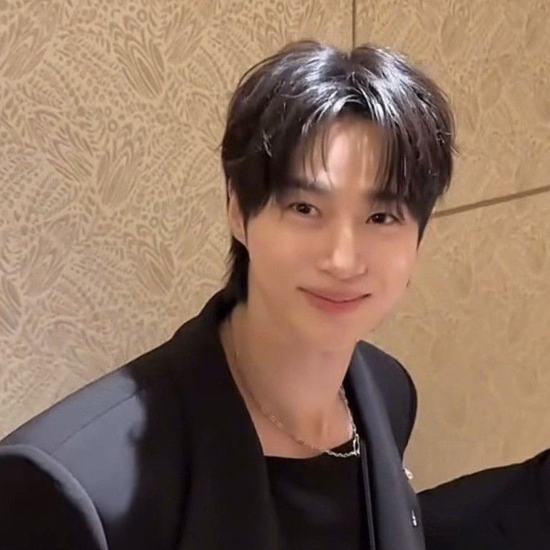 Latest photo of Byeon Wooseok