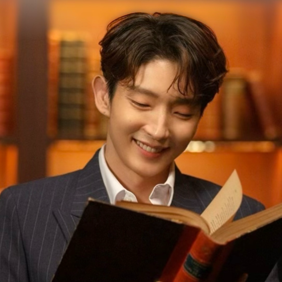 A moment captured by a fan of Lee Joongi