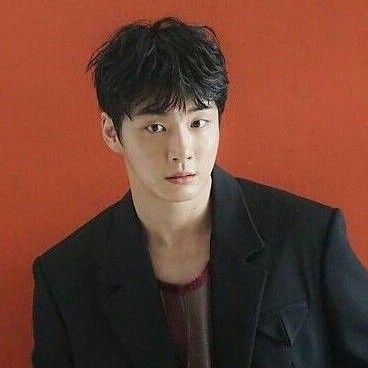 Latest photo of Yoon Shiyoon